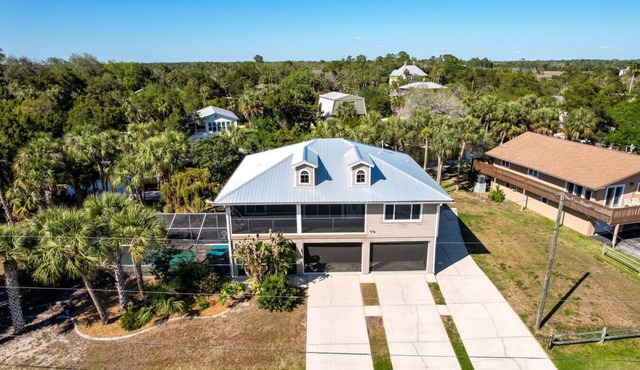 Canal Front|Screened Pool|Dock|Firepit|Dog OK|Sleeps 9