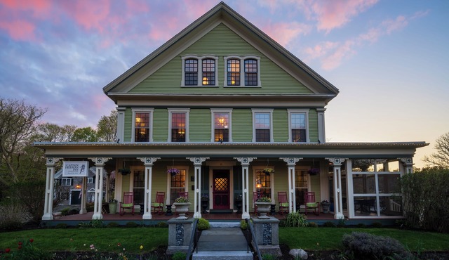 Captain Freeman Inn