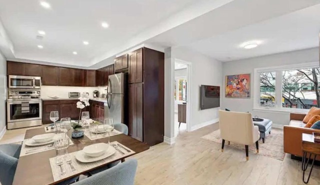 Casa Hotel Contemporary 2BR Suite w Patio & BBQ