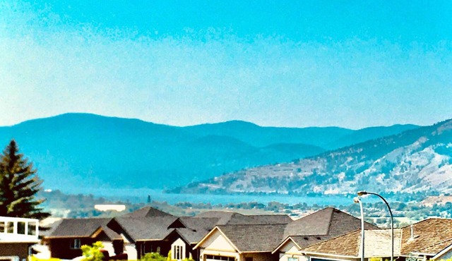 Casa Sol: gorgeous 6 bdrm lakeview home - pool hot tub, close to beach & pet ok!