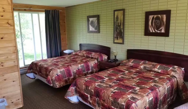Cedar Creek Deluxe 4