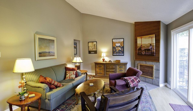 Central, Lofty Tree Views
