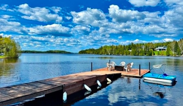 Chalet au bord du lac à la Baie Boudreault