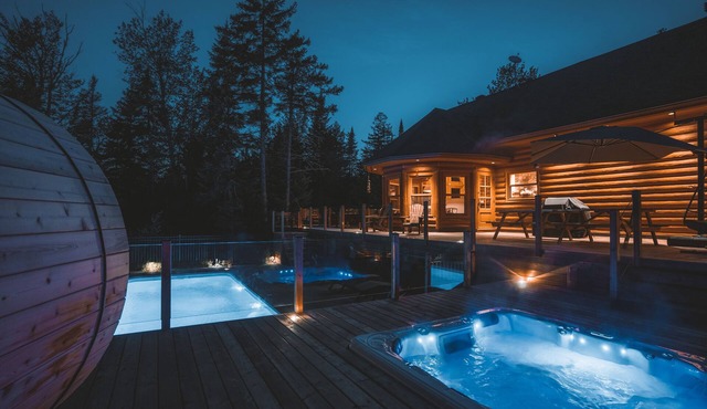Chalet Blue Jay Spa at Fiddler's Lake