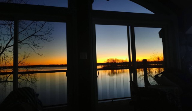 Chalet Chaleureux Sur Le Bord De L'eau Naviguable