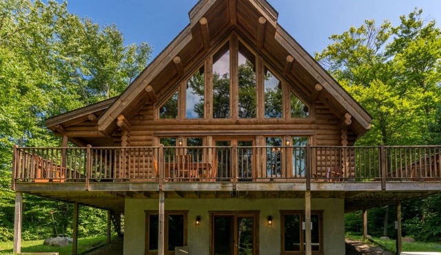 Chalet Chinook Tremblant - Lakefront log cottage with 5 bedrooms (Private Spa)
