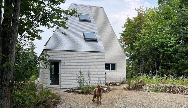 Chalet des Sentiers - An architectural experience at Lac Fidèle, Entrelacs
