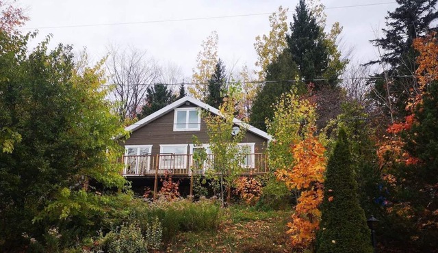 Chalet Duchesne / Lake access / Private forest/ Kayaks !