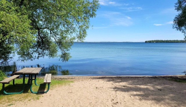 Chalet Ewart by the lake