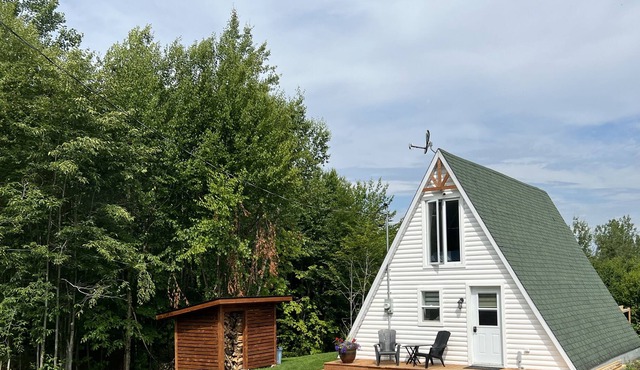 Chalet l'étoile filante with spa and indoor and outdoor fireplace