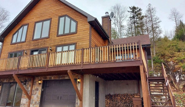 Chalet perfect for relaxing / skiing / skidooing