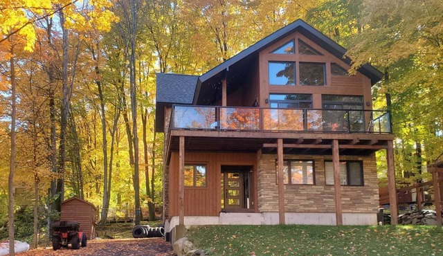 Chalet Ski Bromont: Elegant, Cozy and Convenient