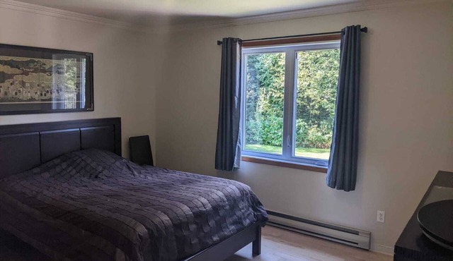 Chalet St-Sauveur 4 rooms. Pets allowed