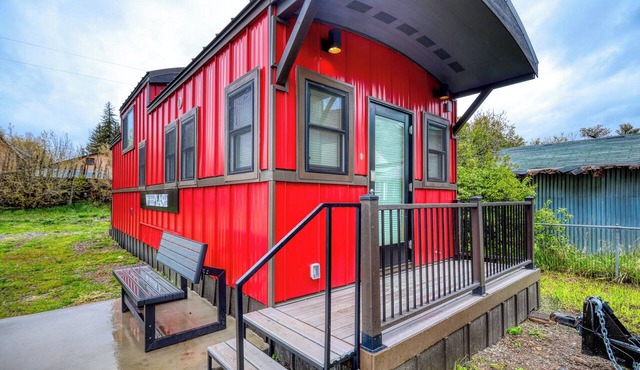 Chama Crossing - Tiny Train Next to Railroad - Dog Friendly