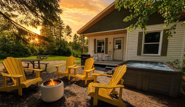 Charlevoix - Chalet w/Spa, BBQ, Firepit & Nature