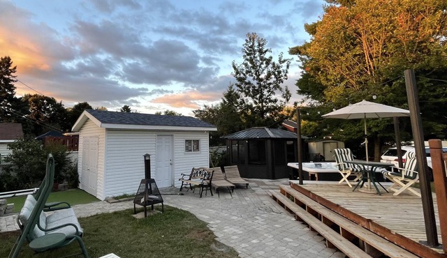 Charmante Maison Fraîchement Rénovée 3 Chambres 2 Salles de Bain Nouveau