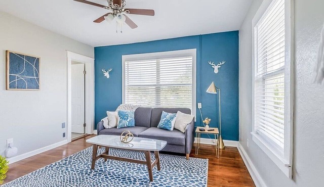 Charming 1br wBalcony 2 blks to DNTN