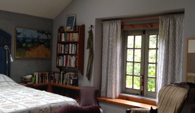 Charming 2 bedroom cottage for rent July & August near Ganges. 3 night minimum.