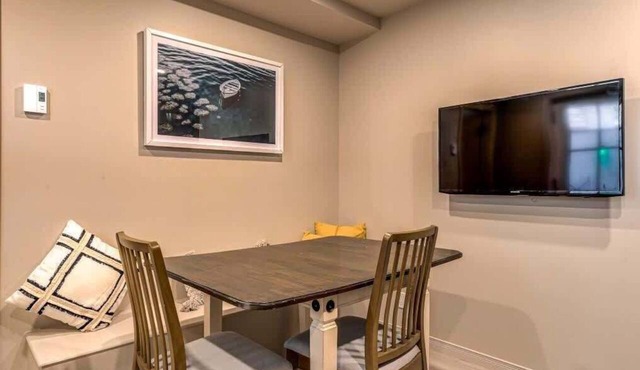 Charming 2-Bedroom in Historic Old Quebec