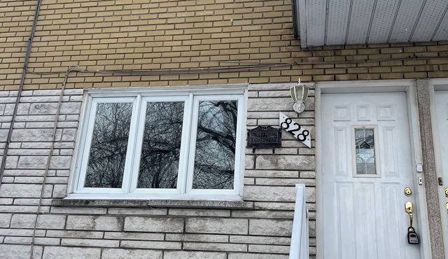 Charming 3-bedroom apartment with parking in peaceful Montréal