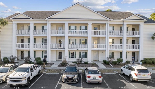 Charming 3 BR Condo Close to Coastal University!