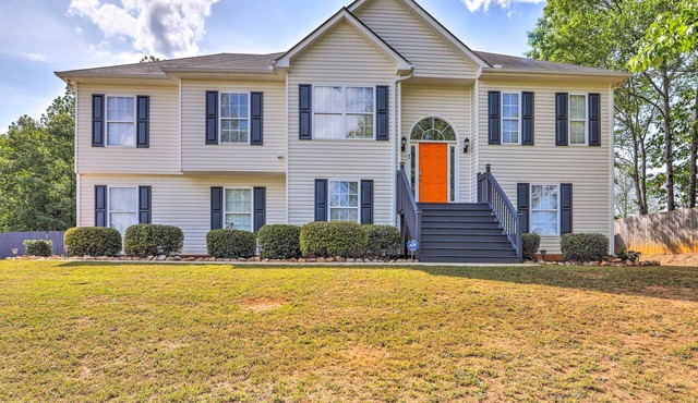 Charming Covington Home w/Fire Pit + Game Room!