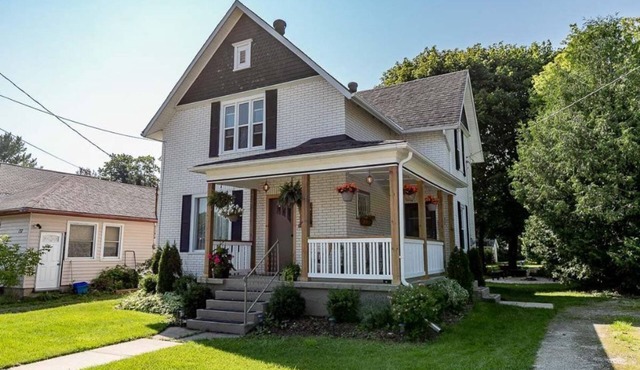 Charming Home, Minutes to Beach, Downtown Meaford