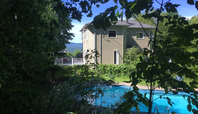 Charming Home, Panoramic Mountain Views, Ideal For Family