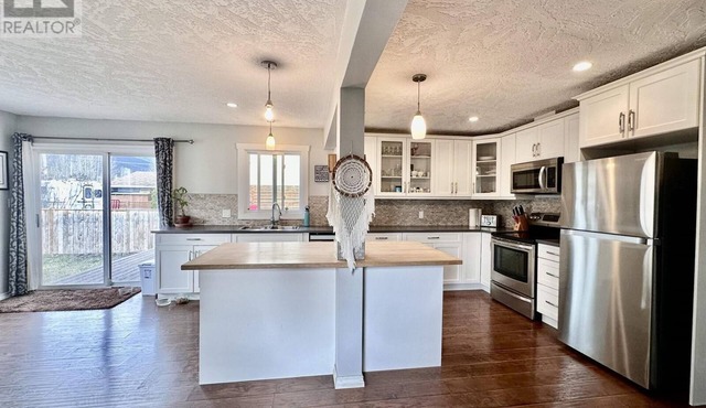 Charming house close to downtown. Pet friendly!
