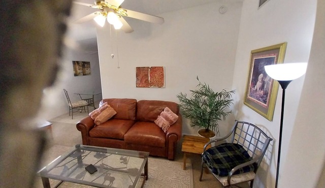 Charming, Modern, Stylish 4-bedroom house with AC 1 mile off Interstate 10