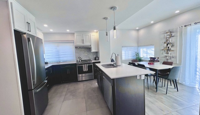 Charming Montreal Family Haven, Near olympic stadium/15 Minutes to Downtown