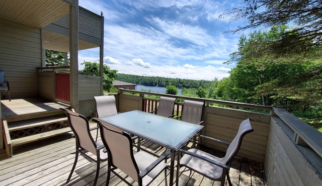 Charming Muskoka Getaway on Fairy Lake, Huntsville