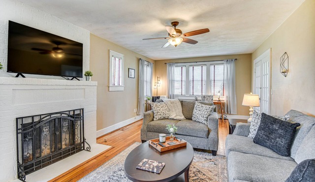 Charming Smithfield House: Walk to Downtown!