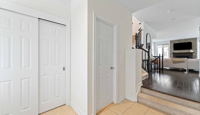 Classy and Inviting 4BD | 15 MINS 2DT