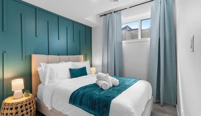 Classy | Stylish | 13 min to West Edmonton Mall