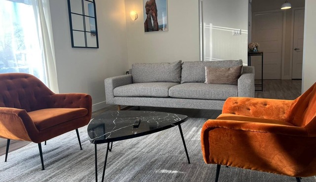 Clean and cozy residence (15 min to Ottawa Downtown)
