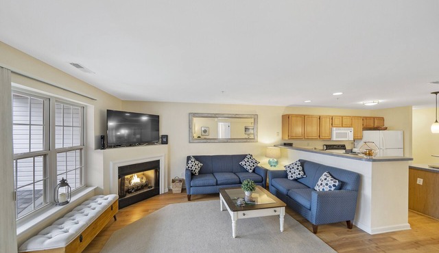 Clean Spacious Condo Pools Tennis Grilling Area Sleeps 7