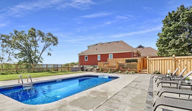 Cliffhouse On The Bay, Waterview with Pool —-ST-2019-0091