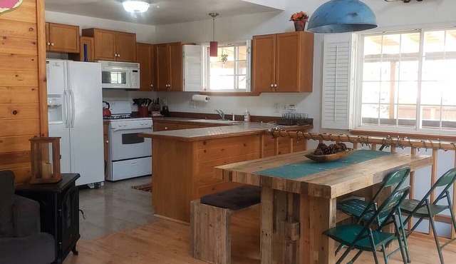 Cloudtree- Mountain Views & Wildlife Cozy 2-Bedrm/6 Person Cloudcroft Retreat in Cloudcroft