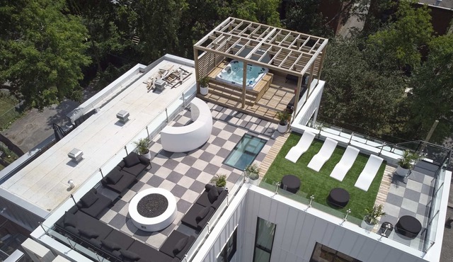 CLUBHAUS Ultimate VIP Penthouse,Hot Tub,Sleeps 20+
