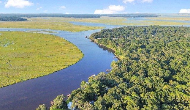 Coastal Compound, two houses and an ADU totaling 6 BD-5 BA on the Sapelo River