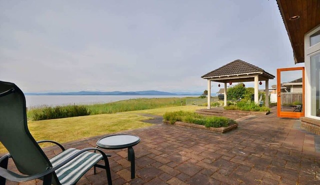 Columbia Beach House