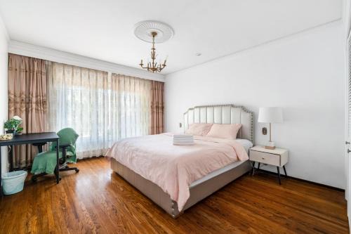 Comfortable 1BR Stay in Central Vancouver