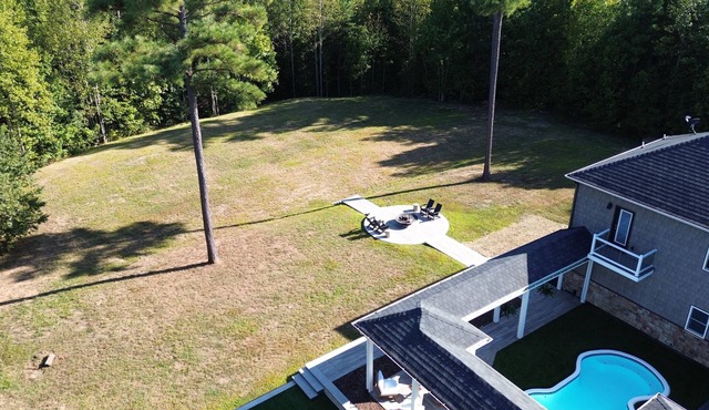 Completely private wellness retreat on 70 acres, immersed in the woods in Spotsy