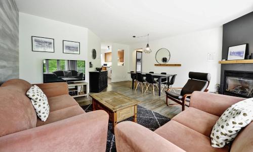 Condo 203 33 Chemin du Hameau by Les Chalets Alpins