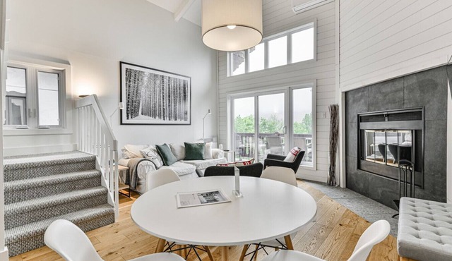 Condo Overlooking Mont-Tremblant & Lake