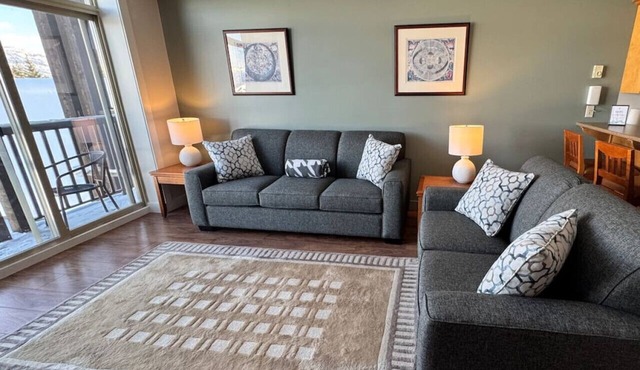 Condo Valley Vista- Ski-in/Out with Hot Tub access