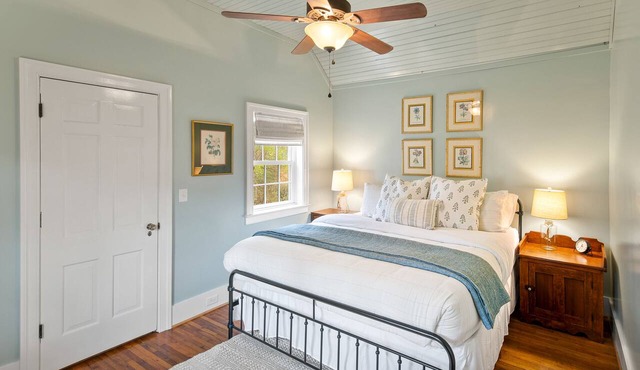 Cornwall Cottage at Ivy Cottages | Country Living Near Charlottesville