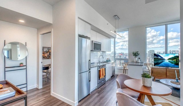 Corporate 1 Bedroom Apartment in Calgary | BLVD Beltline Building