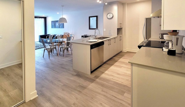 Corporate Stays - 5mins from Walmart Modern 1BR at Blum with Premium Amenities